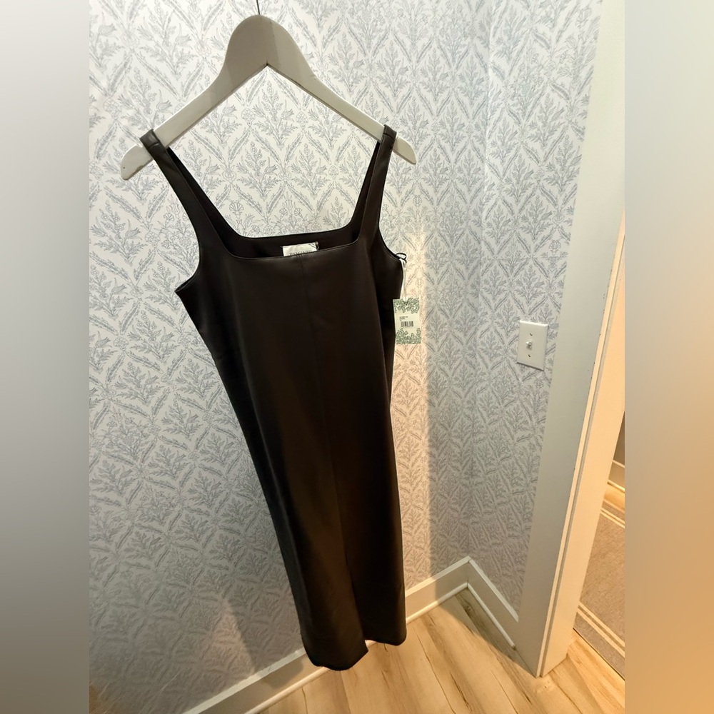 NWT Tuckernuck Hyacinth House
Chocolate Faux Leather Square Neck
Olga Dress XS